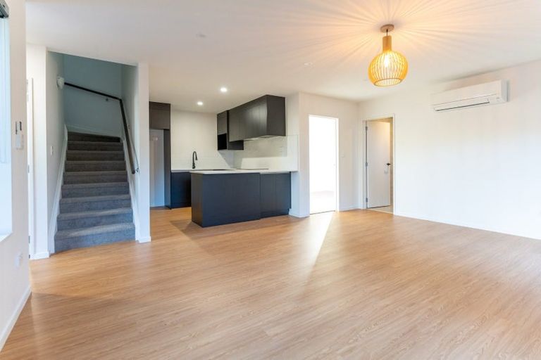 Photo of property in 16 Rangimarie Close, Opaheke, Papakura, 2113