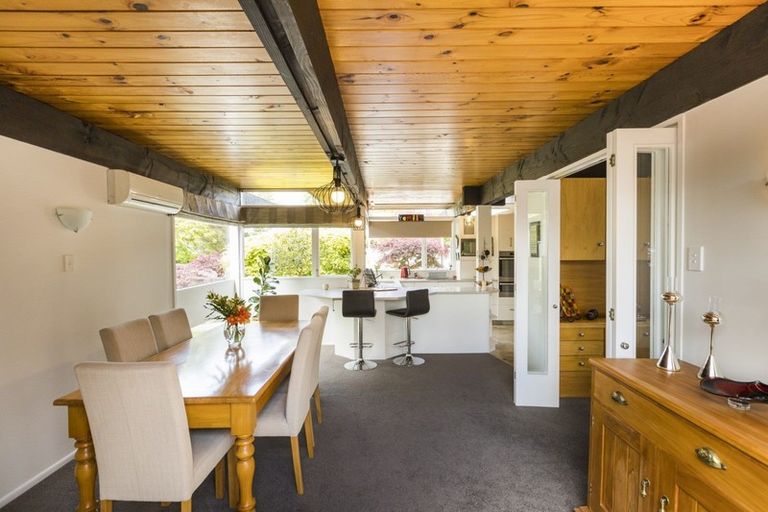 Photo of property in 11 Chilton Grove, Hokowhitu, Palmerston North, 4410