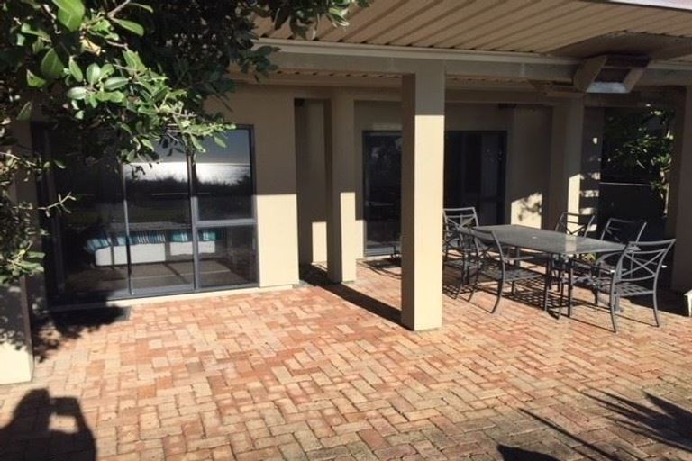 Photo of property in 351 Oceanbeach Road, Mount Maunganui, 3116