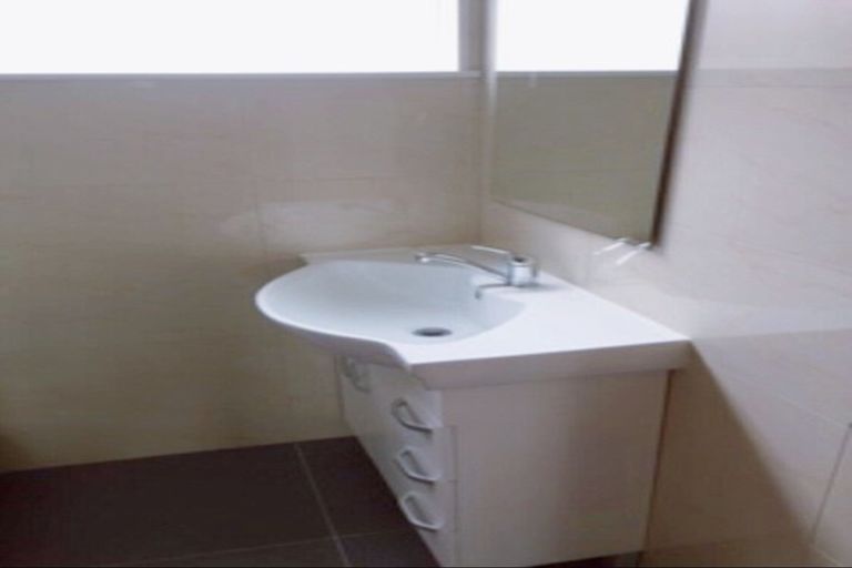 Photo of property in 3 Trinidad Road, Sunnynook, Auckland, 0620