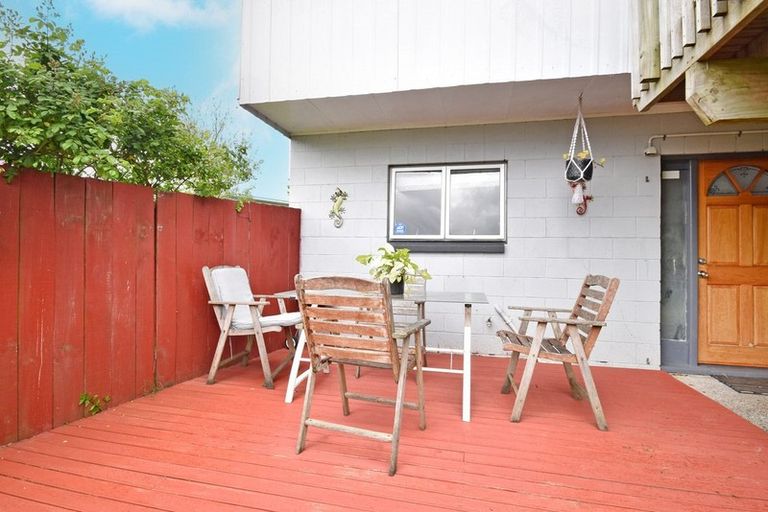 Photo of property in 2/90 Rosier Road, Glen Eden, Auckland, 0602