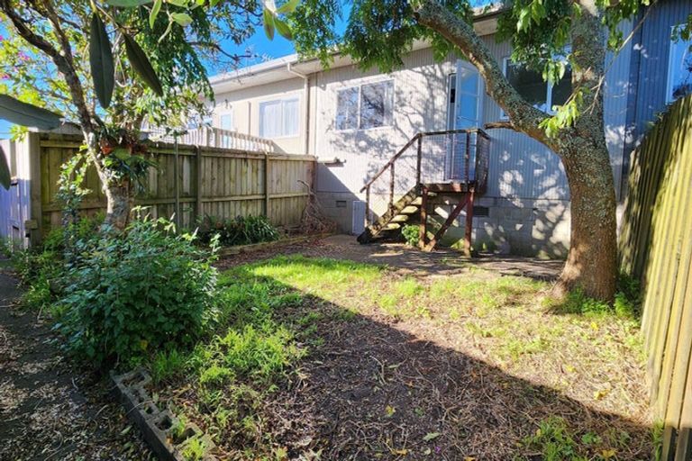 Photo of property in 4/174 Birkdale Road, Birkdale, Auckland, 0626