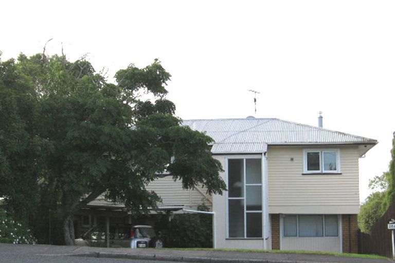 Photo of property in 2/28 Royal Road, Massey, Auckland, 0614