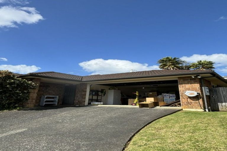 Photo of property in 67 Nimstedt Avenue, Oteha, Auckland, 0632