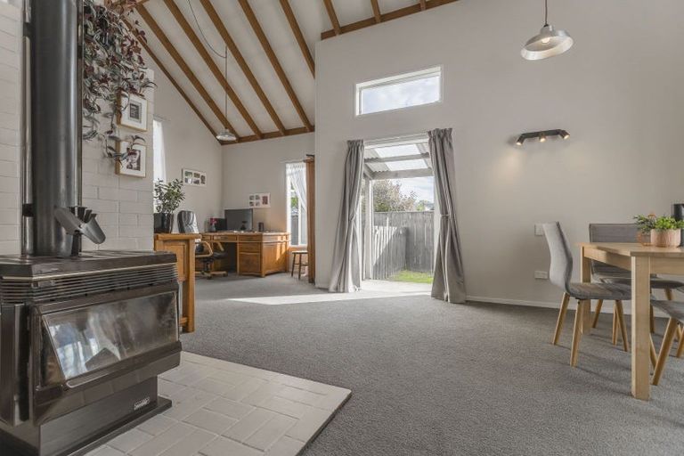 Photo of property in 12 Kew Grove, Raumati Beach, Paraparaumu, 5032