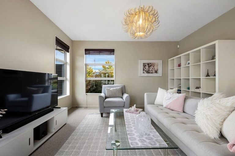 Photo of property in 12 Siding Lane, Prebbleton, 7604