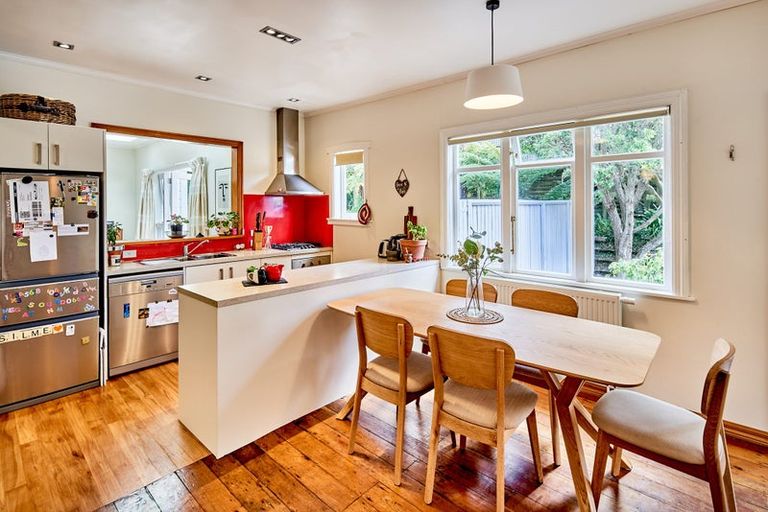 Photo of property in 11 Albemarle Road, Northland, Wellington, 6012