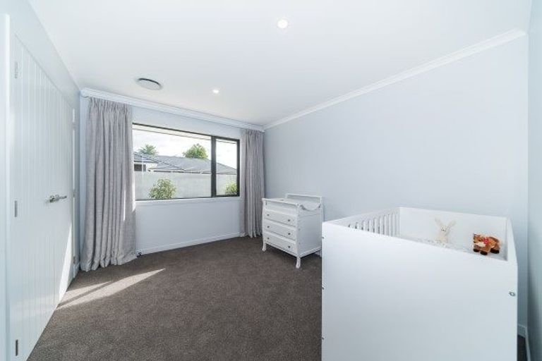 Photo of property in 5 Grand Oaks Drive, Awapuni, Palmerston North, 4412