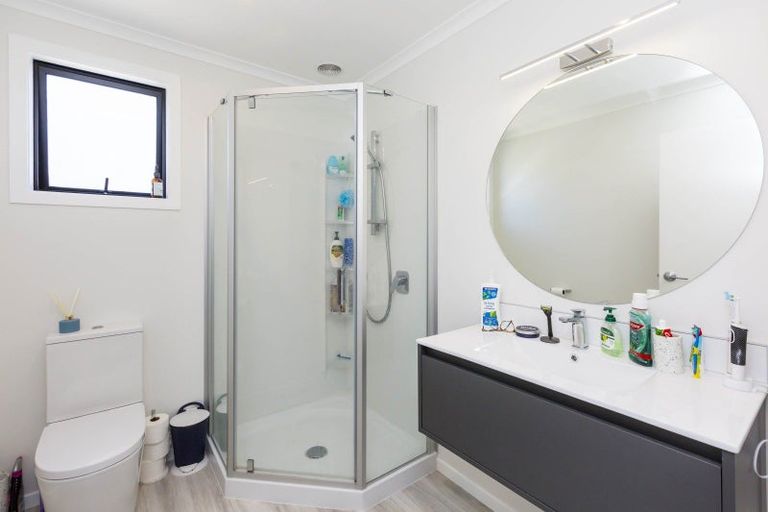 Photo of property in 1 Raeble Walkington Lane, Wallaceville, Upper Hutt, 5018