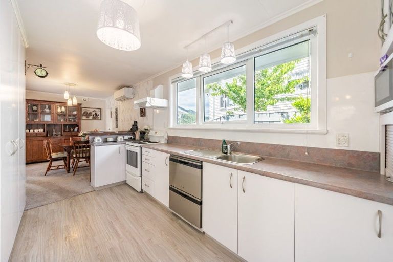 Photo of property in 5 Mcleod Street, Elderslea, Upper Hutt, 5018