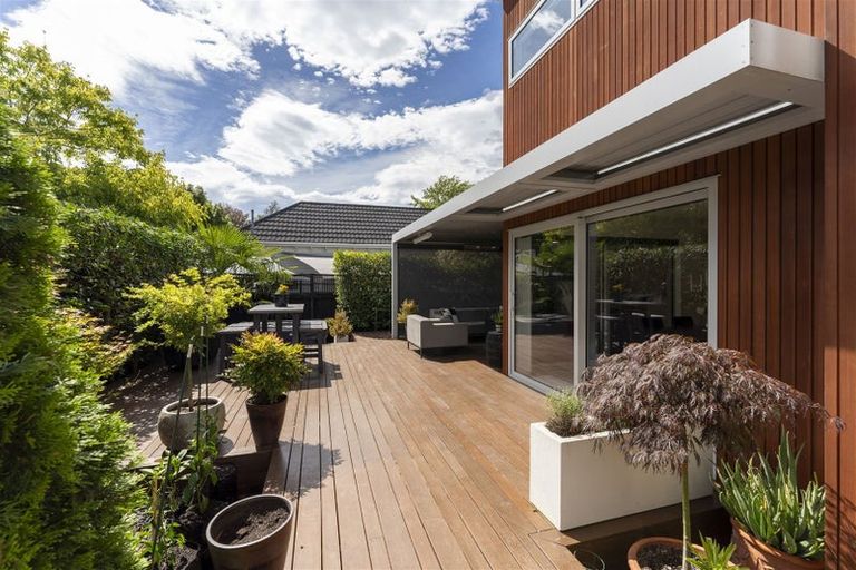 Photo of property in 2 Jacksons Road, Merivale, Christchurch, 8014