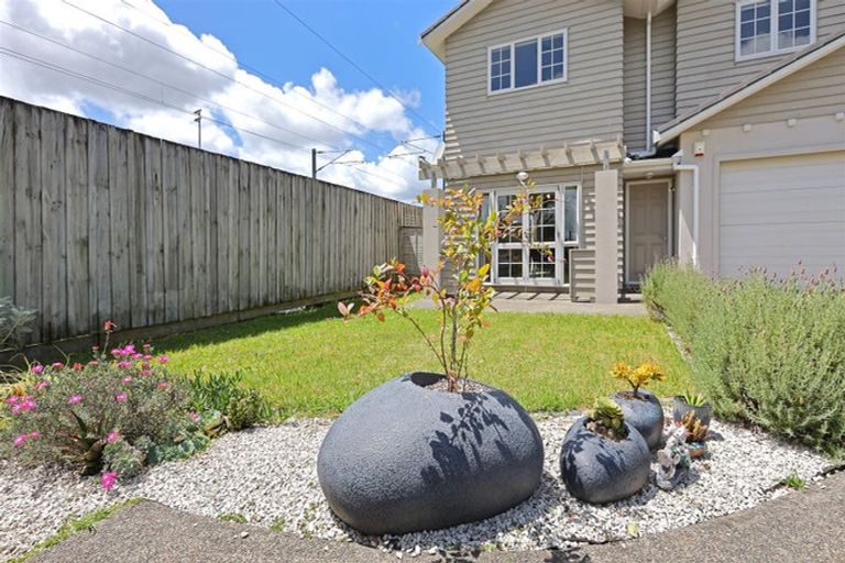 Photo of property in 36 Mulvaney Crescent, Henderson, Auckland, 0612