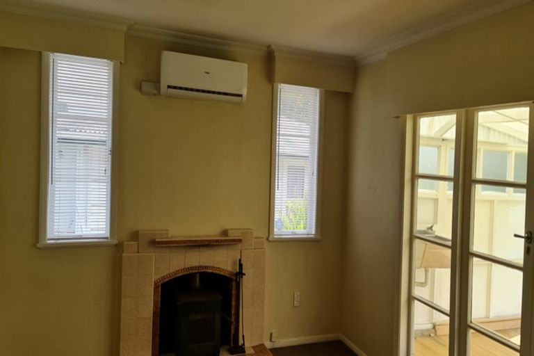 Photo of property in 21 Roys Road, Parkvale, Tauranga, 3112