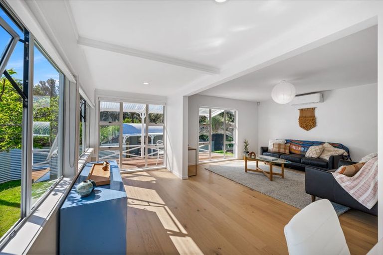 Photo of property in 217 Motutara Road, Muriwai, Waimauku, 0881