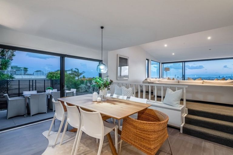 Photo of property in 17a Parr Terrace, Castor Bay, Auckland, 0620
