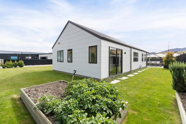 Photo of property in 68 Risinghurst Terrace, Lower Shotover, Queenstown, 9304