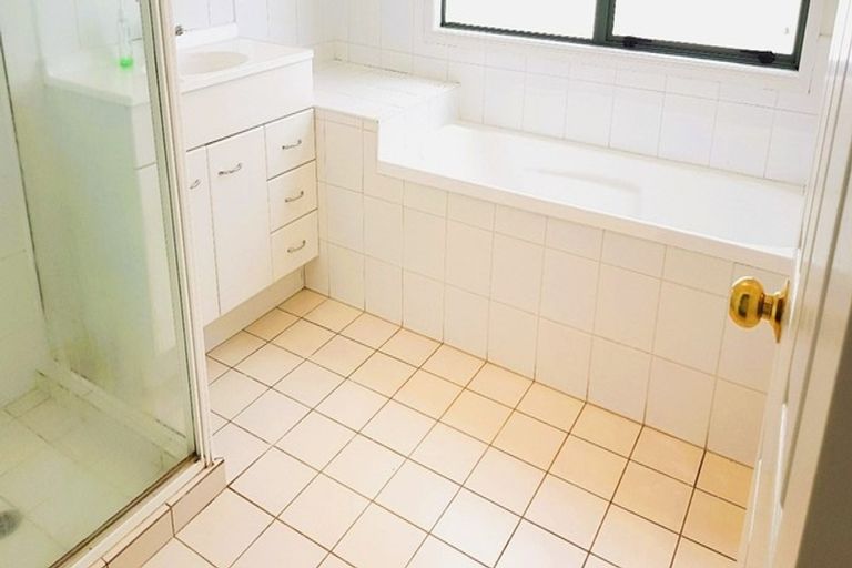 Photo of property in 8 Anton Place, Takanini, 2112