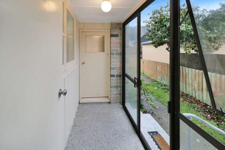 Photo of property in 206a Waiwhetu Road, Waterloo, Lower Hutt, 5011