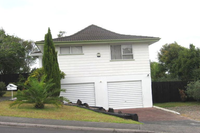 Photo of property in 21 Athena Drive, Totara Vale, Auckland, 0629