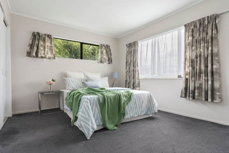 Photo of property in 2/58 Clevedon Road, Papakura, 2110