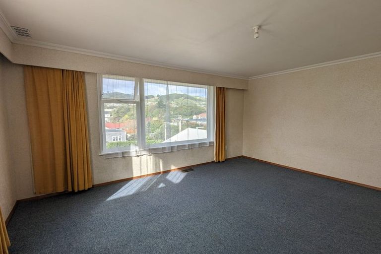 Photo of property in 5 Coates Street, Tawa, Wellington, 5028