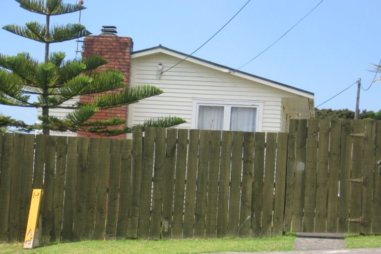 Photo of property in 2/85 Verran Road, Birkenhead, Auckland, 0626