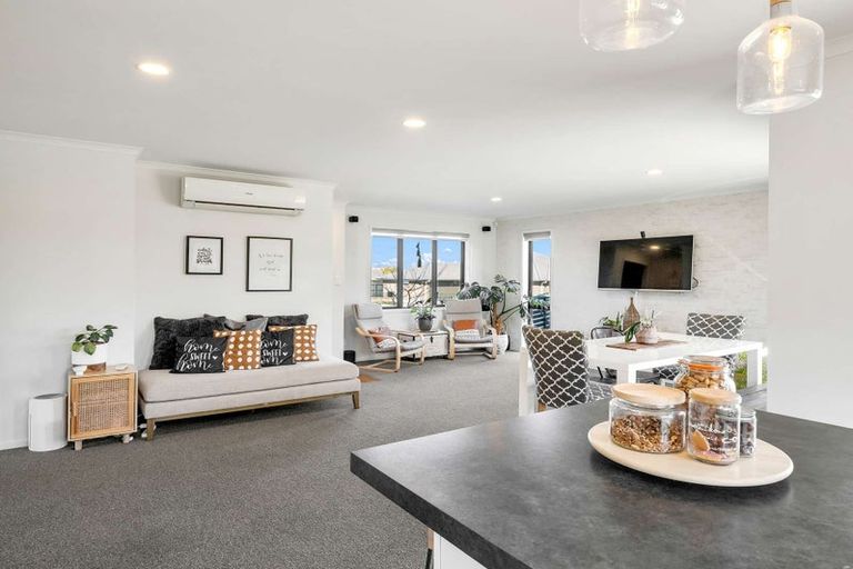 Photo of property in 28 Macdonald Heights, Feilding, 4702