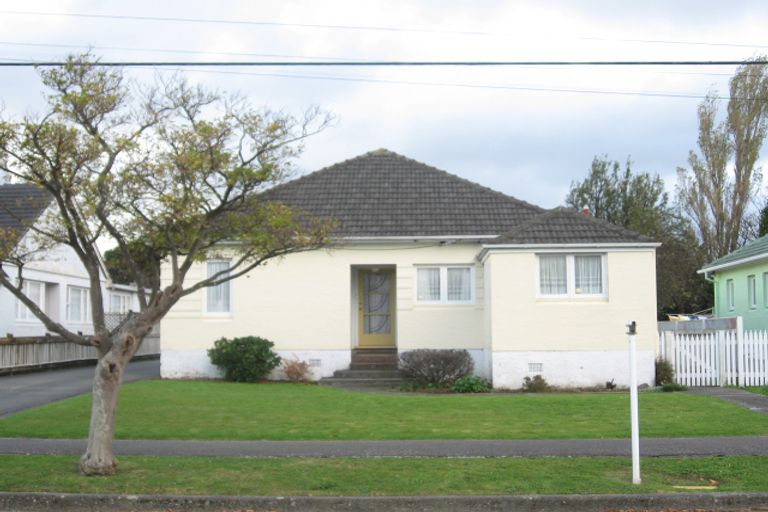 Photo of property in 1/13 Roberts Street, Epuni, Lower Hutt, 5011