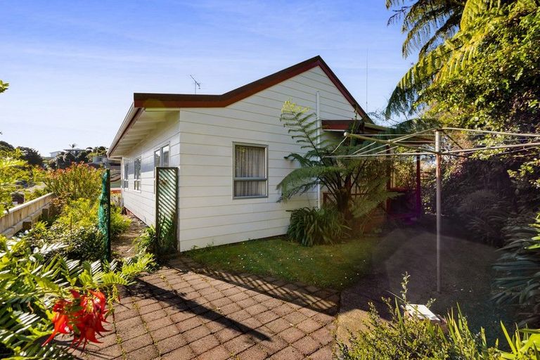 Photo of property in 2/19 Kenmore Street, Westown, New Plymouth, 4310