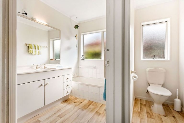 Photo of property in 18 Maurice Borich Place, Henderson, Auckland, 0610