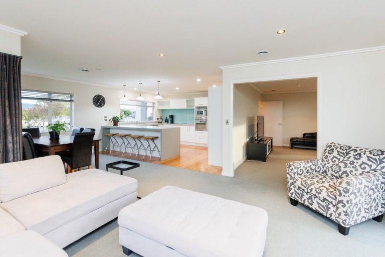 Photo of property in 11 Manhattan Court, Kelvin Grove, Palmerston North, 4414