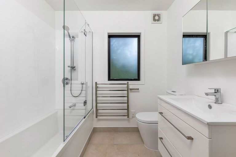 Photo of property in 1/56 Centorian Drive, Windsor Park, Auckland, 0632