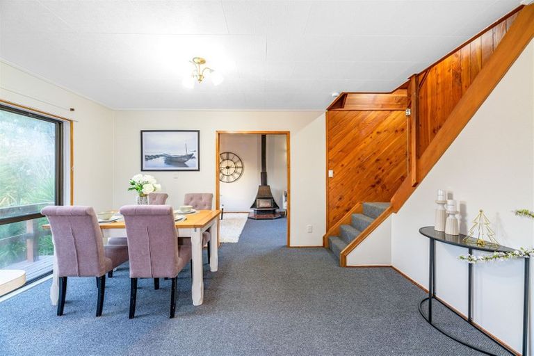 Photo of property in 5 Harrington Road, Henderson, Auckland, 0610