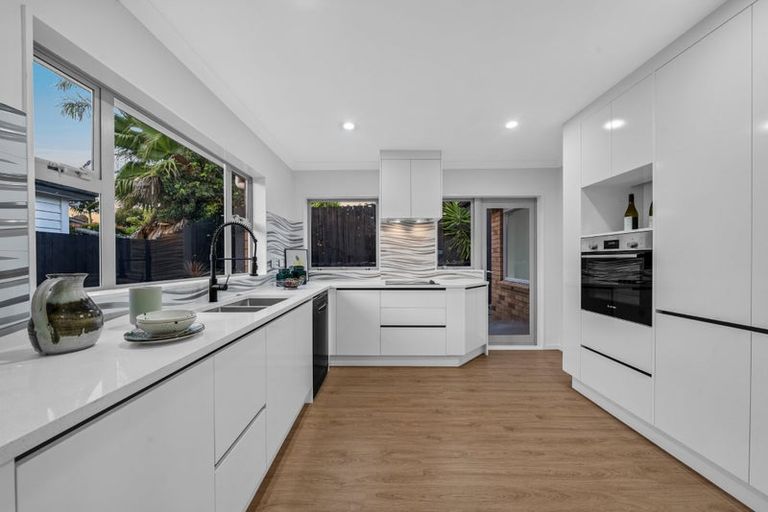 Photo of property in 55b Sheridan Drive, New Lynn, Auckland, 0600