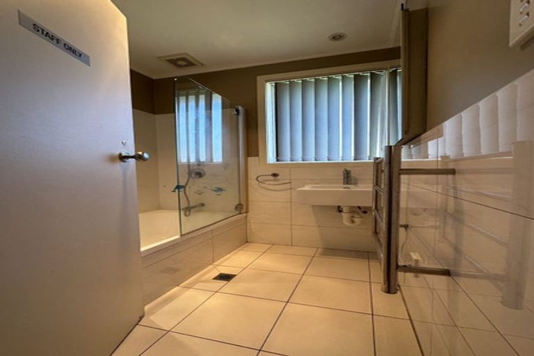 Photo of property in 168a Carlisle Road, Northcross, Auckland, 0632