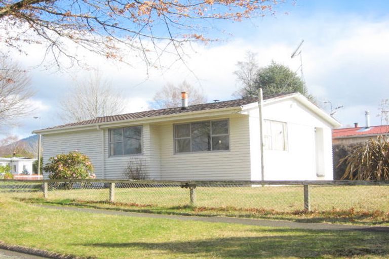Photo of property in 1 Toi Grove, Turangi, 3334