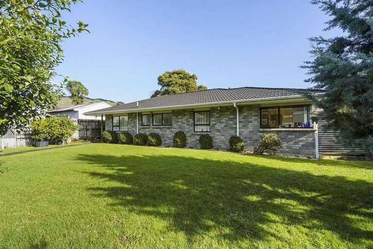 Photo of property in 79 Elizabeth Street, Waikanae, 5036