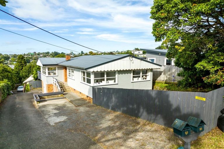 Photo of property in 1/93 Target Road, Totara Vale, Auckland, 0629