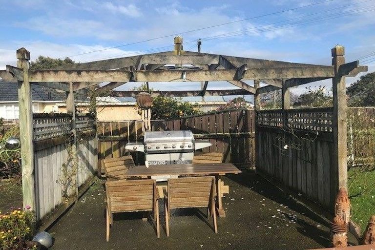 Photo of property in 14 Barton Grove, Naenae, Lower Hutt, 5011