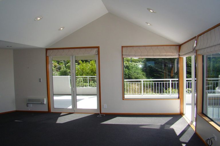 Photo of property in 143 Moncks Spur Road, Redcliffs, Christchurch, 8081