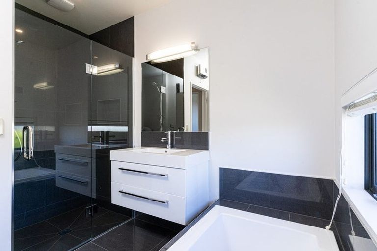 Photo of property in 1 Bargrove Close, Halswell, Christchurch, 8025