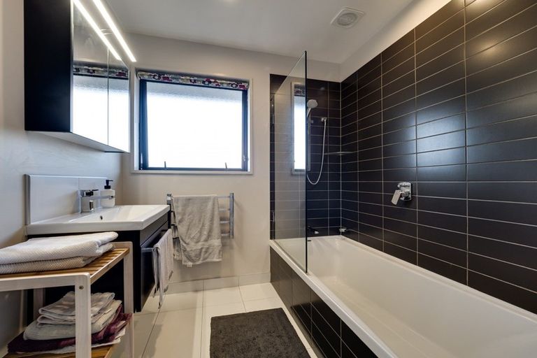 Photo of property in 2/100 Proctor Street, Papanui, Christchurch, 8053