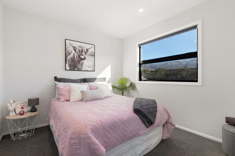 Photo of property in 45 Stratford Drive, Mount Pisa, Cromwell, 9383