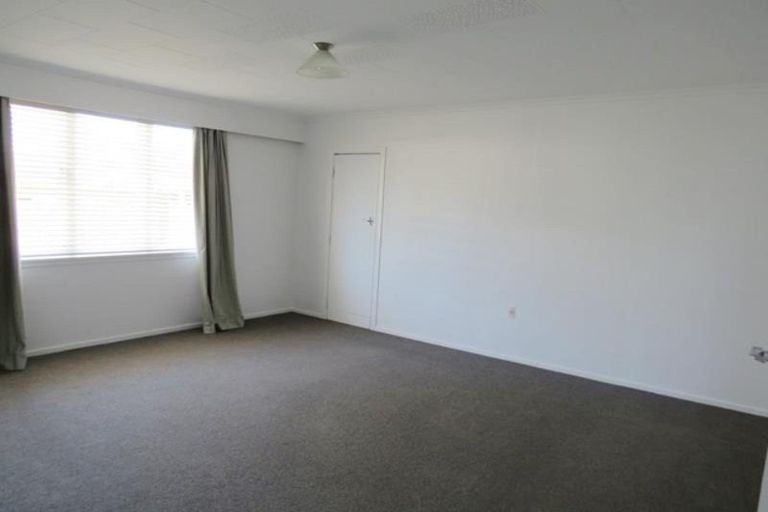 Photo of property in 19 Huatoki Street, Vogeltown, New Plymouth, 4310