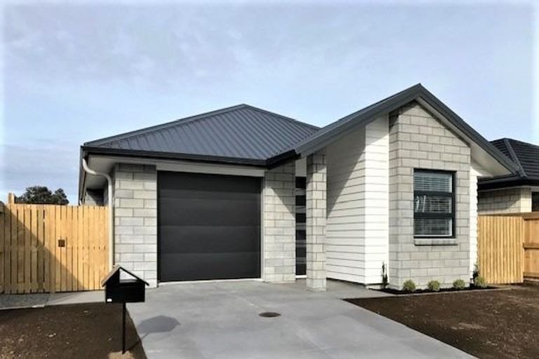 Photo of property in 8b Te Wharo Drive, Papamoa, 3118