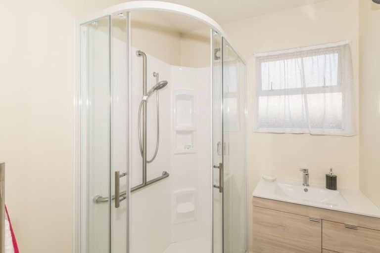 Photo of property in 11 Honeysuckle Place, Northcote, Christchurch, 8052