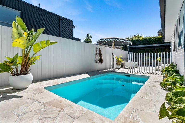 Photo of property in 121a Oceanview Road, Mount Maunganui, 3116