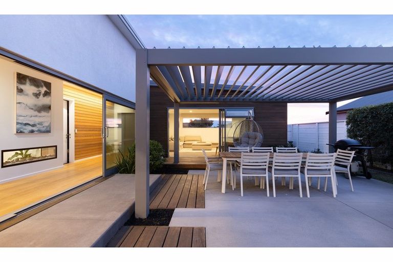 Photo of property in 19 Awatira Drive, Papamoa Beach, Papamoa, 3118