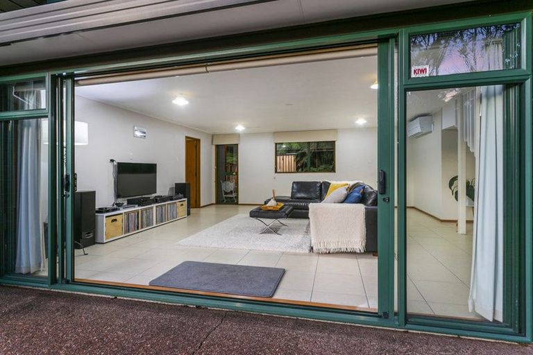 Photo of property in 22 Cochran Road, Oratia, Auckland, 0604
