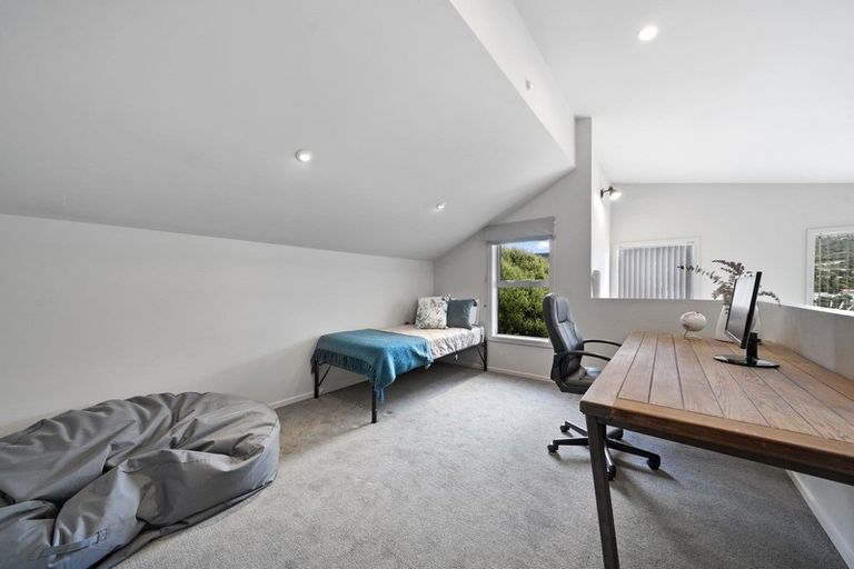 Photo of property in 9 Duncan Street, Tawa, Wellington, 5028